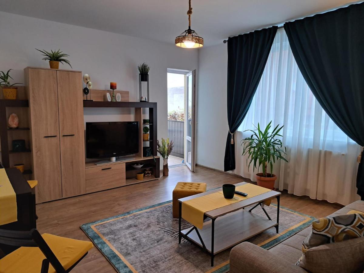 Cozy Apartment In Rasnov Exterior photo